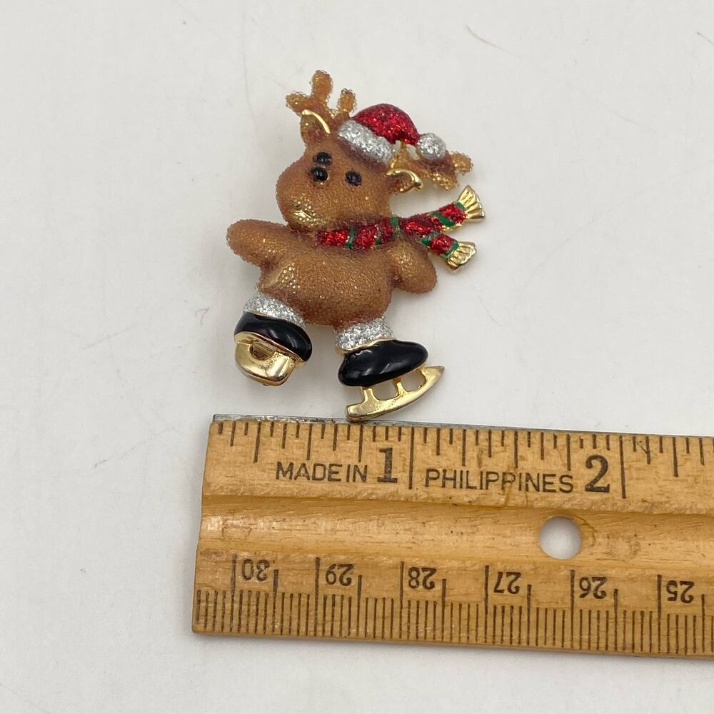 Vintage DANECRAFT Sparkly Christmas Ice Skating Reindeer Brooch Pin Signed - Picture 6 of 9